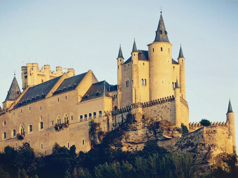 25個(gè)世界上最迷人的城堡--置頂表情